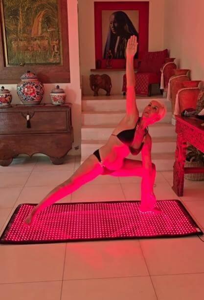 red-and-infrared-light-therapy-mat-912157 - GlintSkin