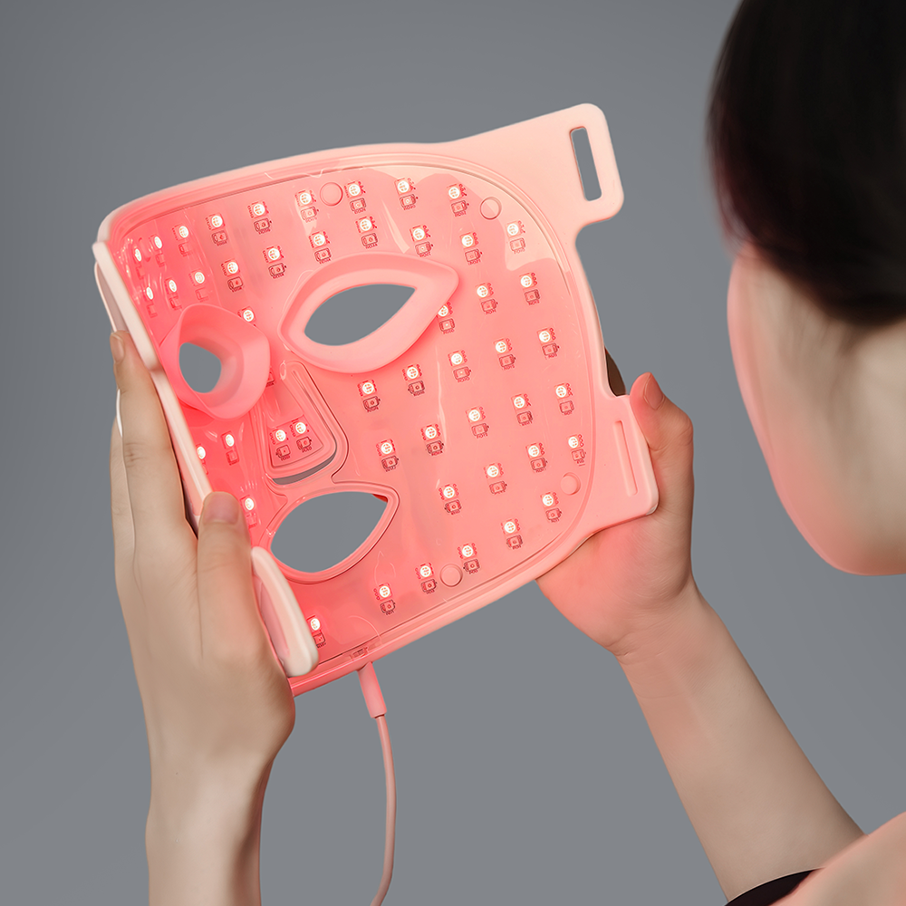 The Science and Benefits of Red Light Therapy Face Masks